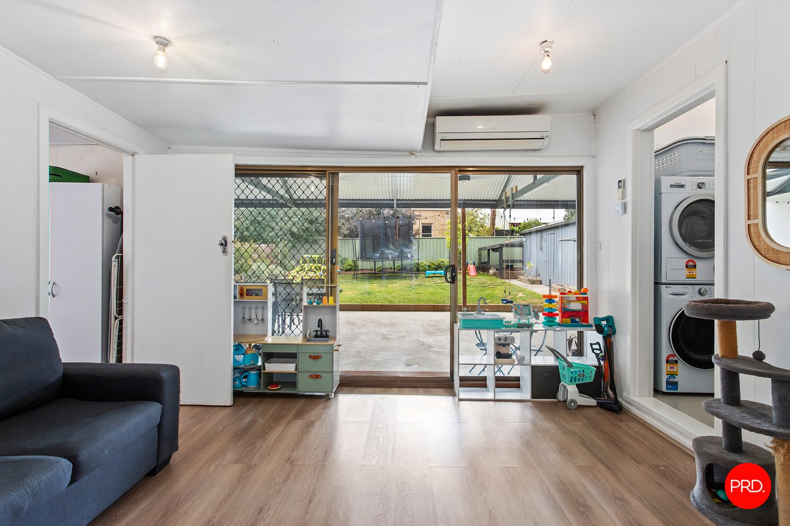 60 Mackenzie Street West  GOLDEN SQUARE 8