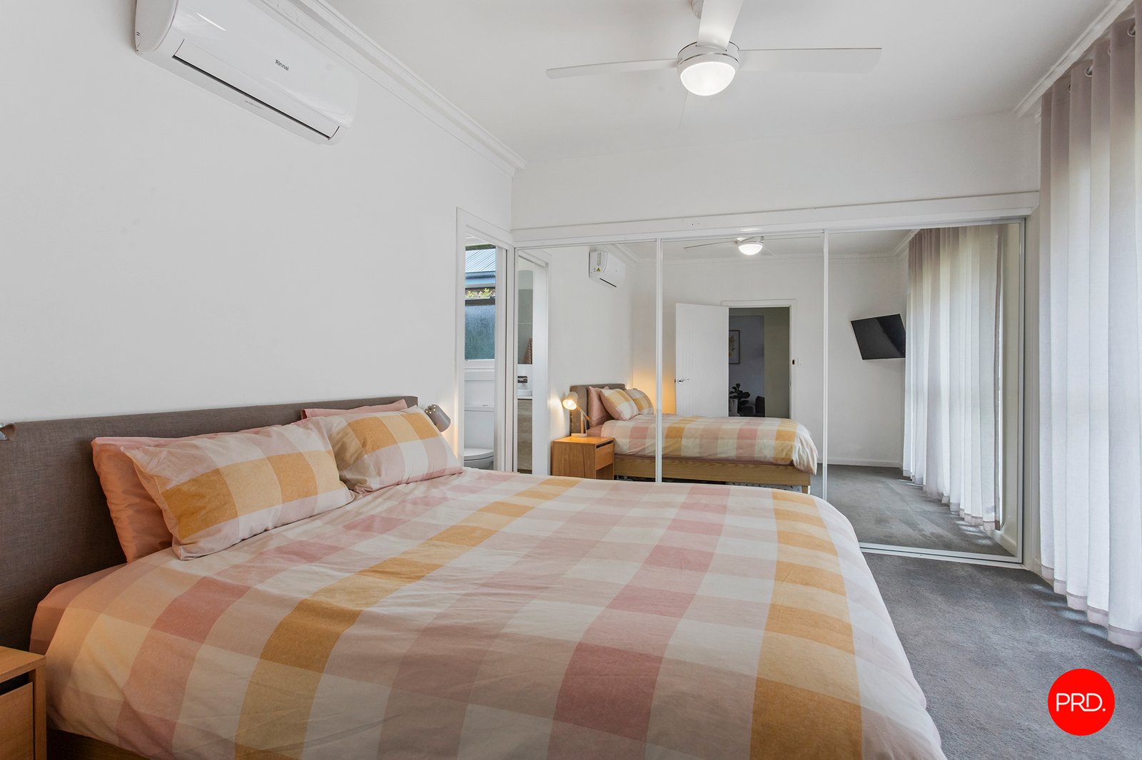 60 Mackenzie Street West  GOLDEN SQUARE 9