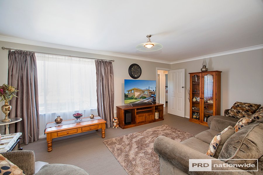 60 Manilla Road TAMWORTH 5
