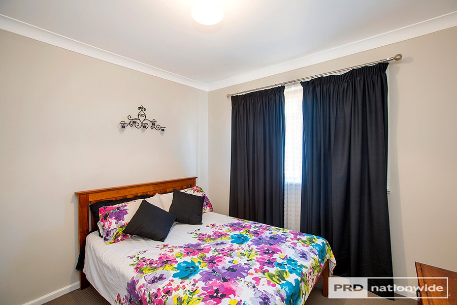 60 Manilla Road TAMWORTH 14