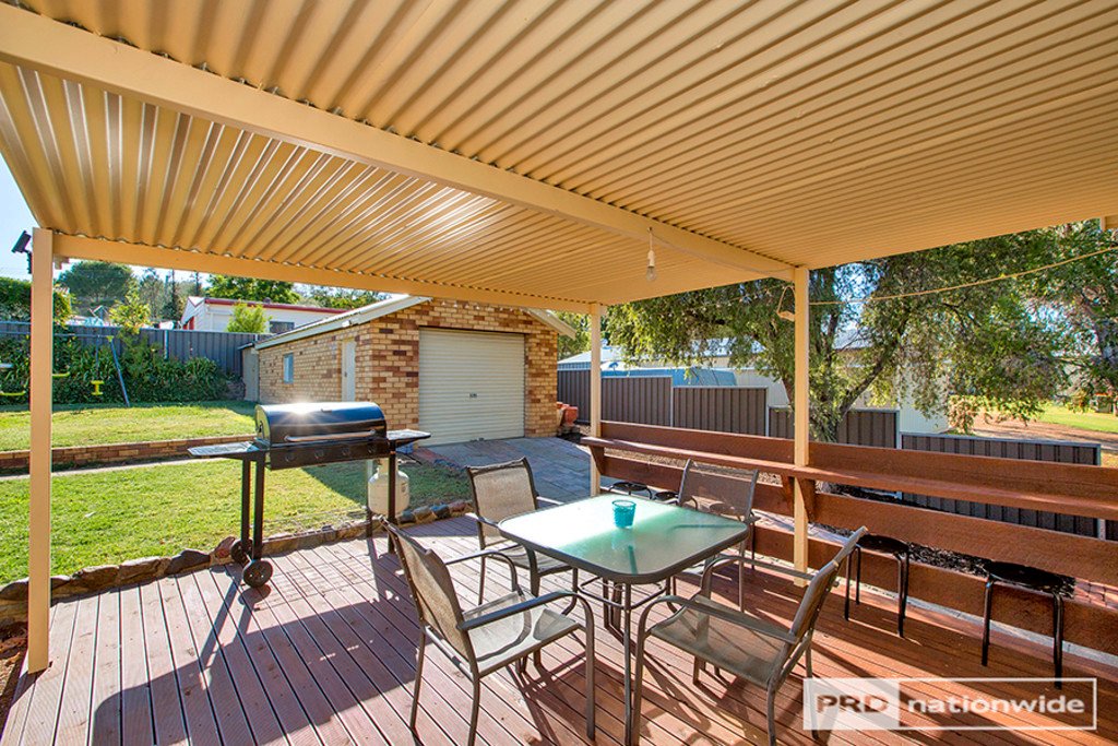 60 Manilla Road TAMWORTH 16