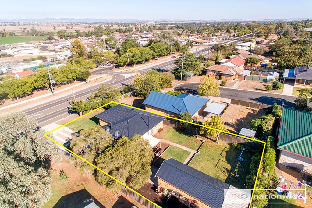 60 Manilla Road TAMWORTH 24