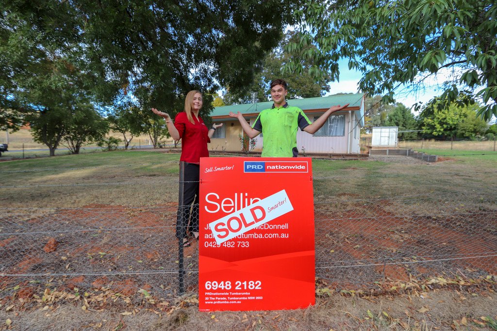 60 Mate Street TUMBARUMBA 2