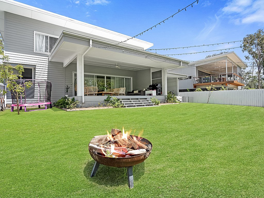 60 Michel Drive CURRUMBIN WATERS 2