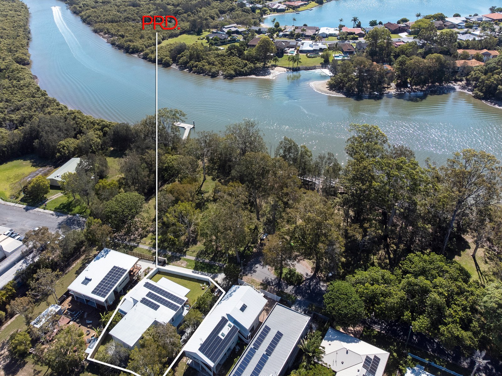 60 Michel Drive CURRUMBIN WATERS 3