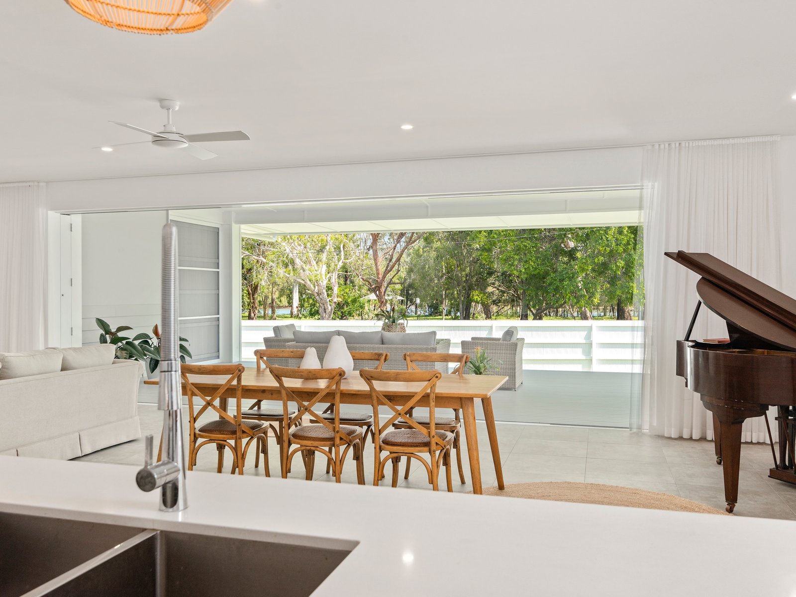 60 Michel Drive CURRUMBIN WATERS 5