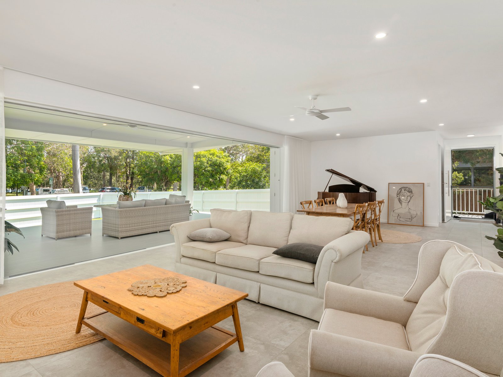 60 Michel Drive CURRUMBIN WATERS 2