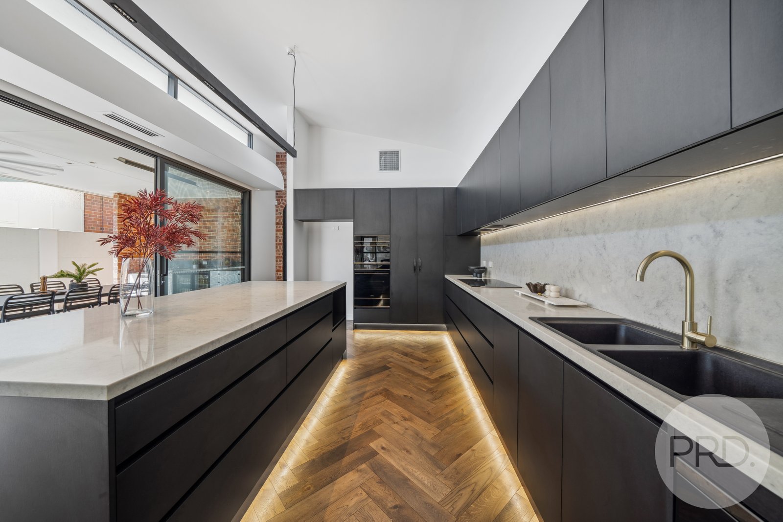 60 Peter Street WAGGA WAGGA 19