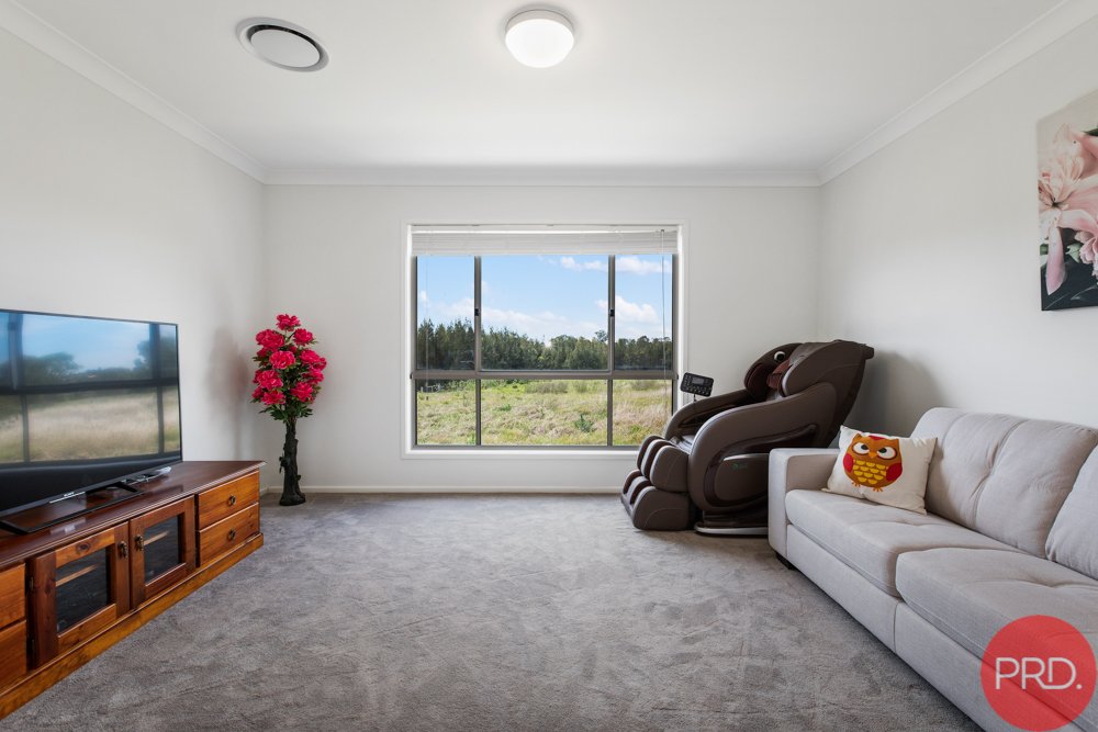 60 Redgum Circuit ABERGLASSLYN 10