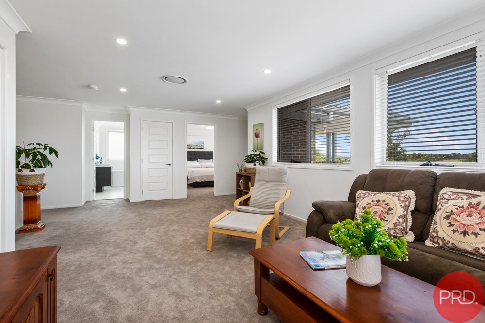 60 Redgum Circuit ABERGLASSLYN 15