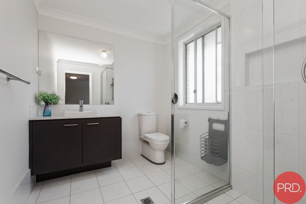 60 Redgum Circuit ABERGLASSLYN 17