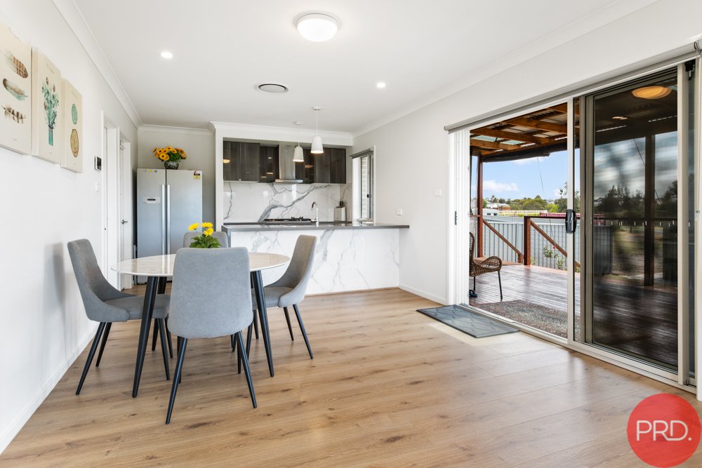 60 Redgum Circuit ABERGLASSLYN 23