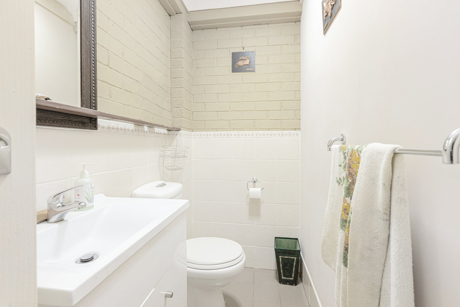 60 Robert Road LOCHINVAR 16