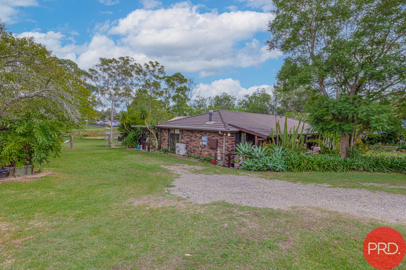 60 Robert Road LOCHINVAR 32