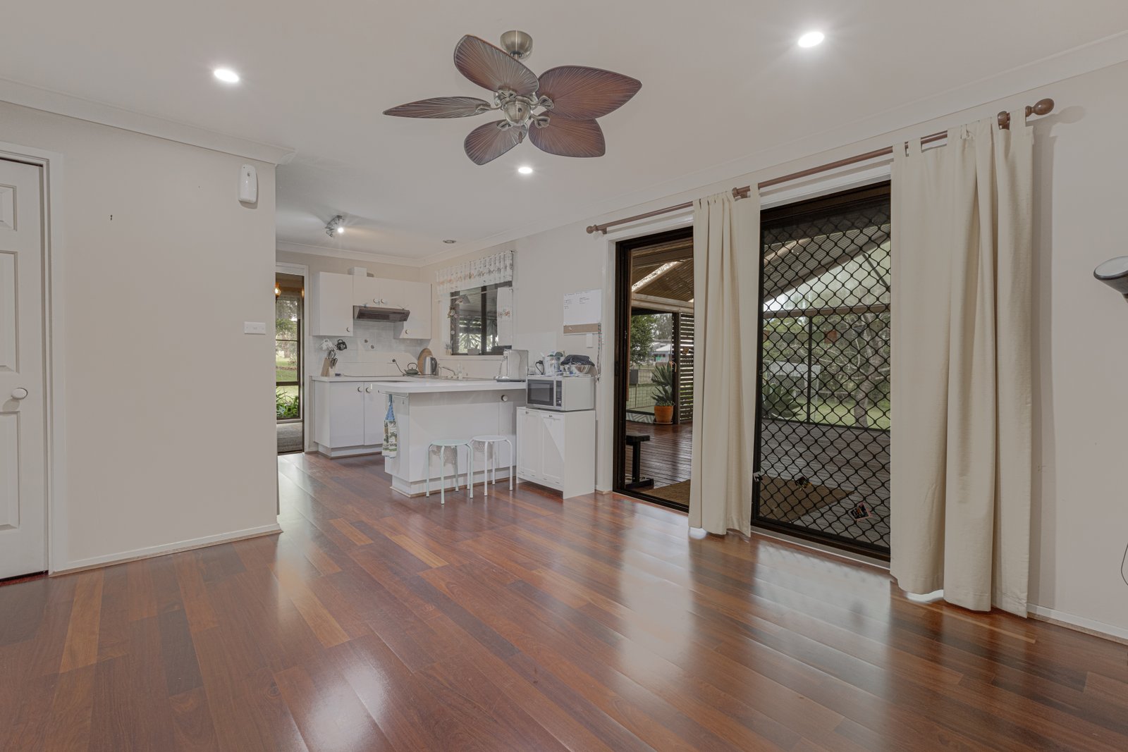 60 Robert Road LOCHINVAR 13