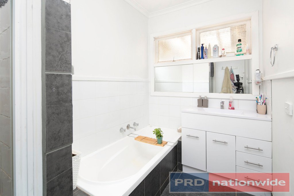 60 Rowlands Street SEBASTOPOL 9