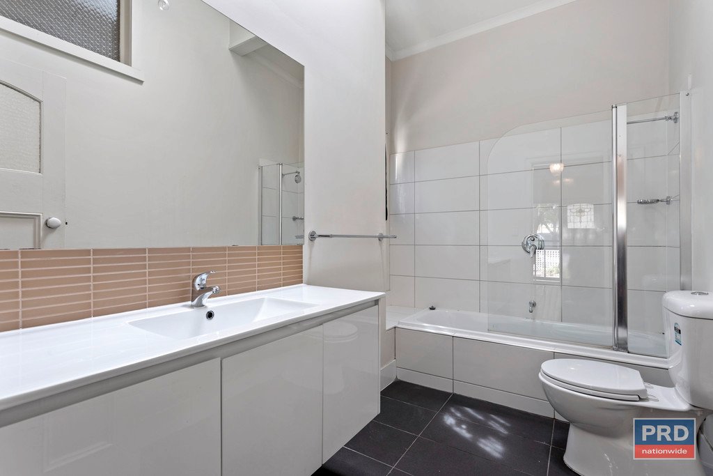 60 Russell Street QUARRY HILL 9