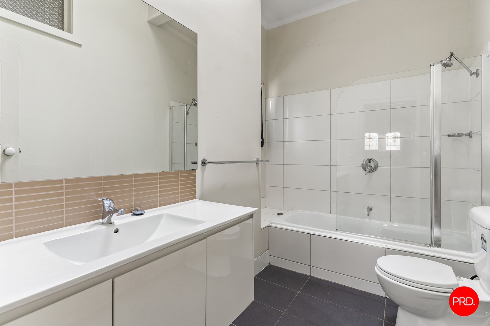 60 Russell Street QUARRY HILL 14