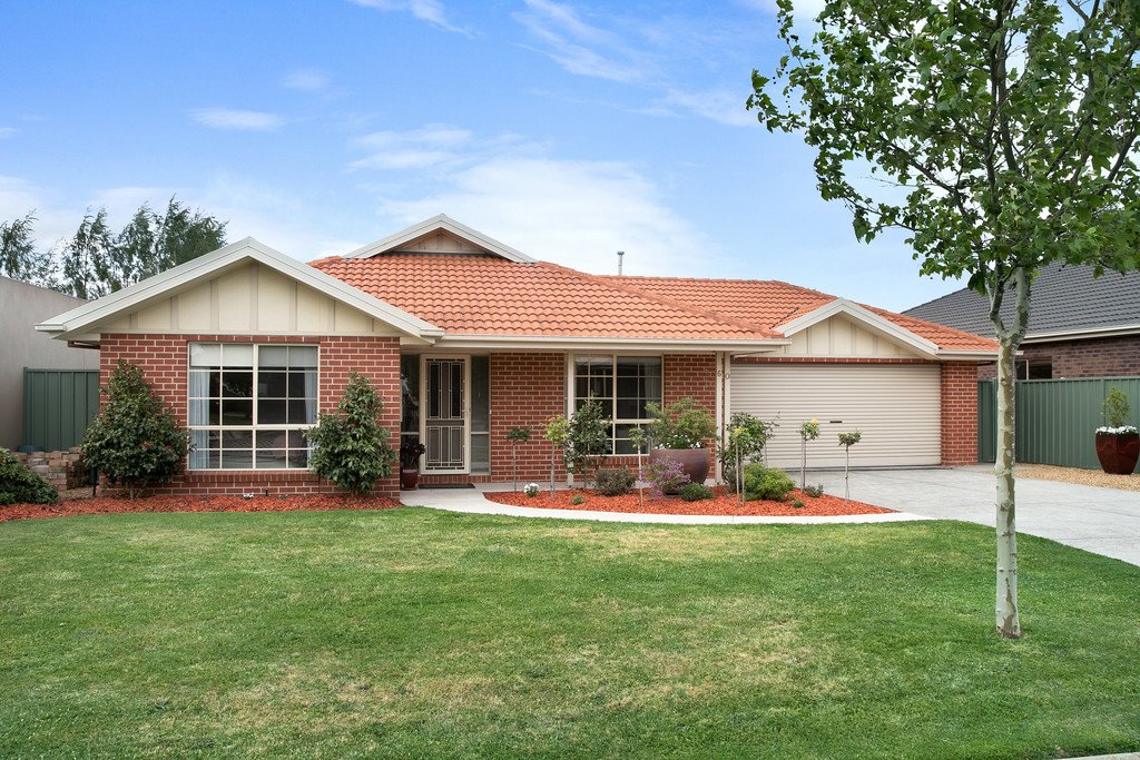 60 Stirling Drive LAKE GARDENS 10