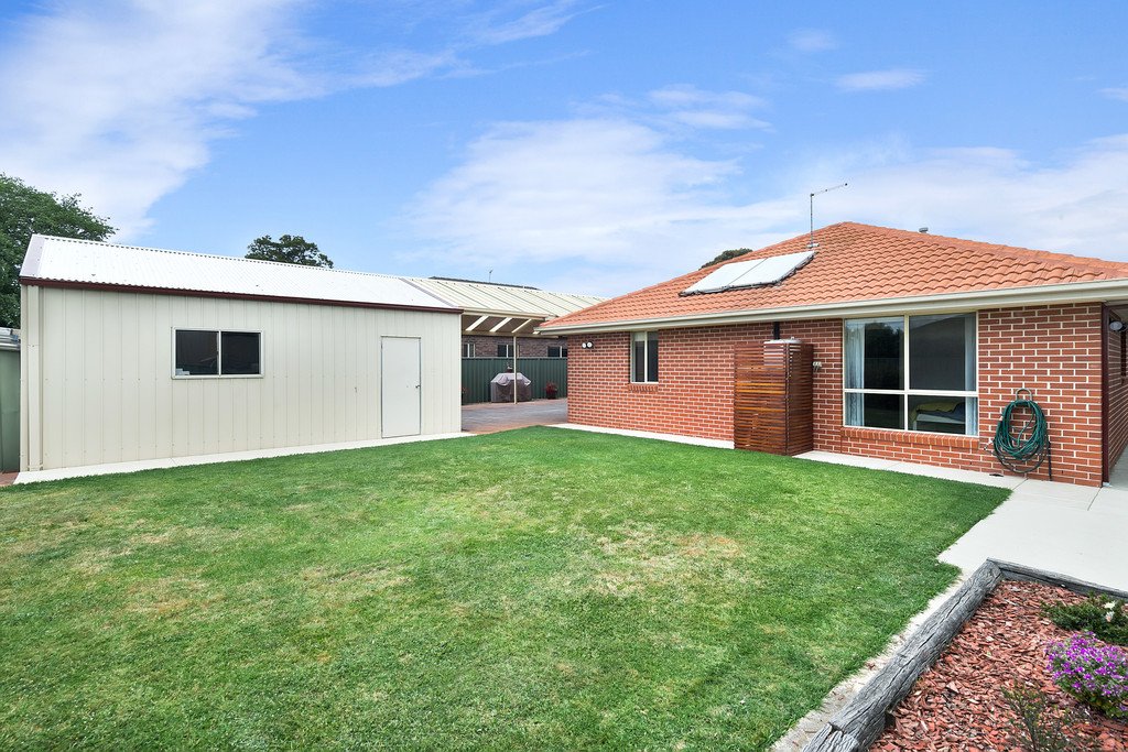 60 Stirling Drive LAKE GARDENS 11