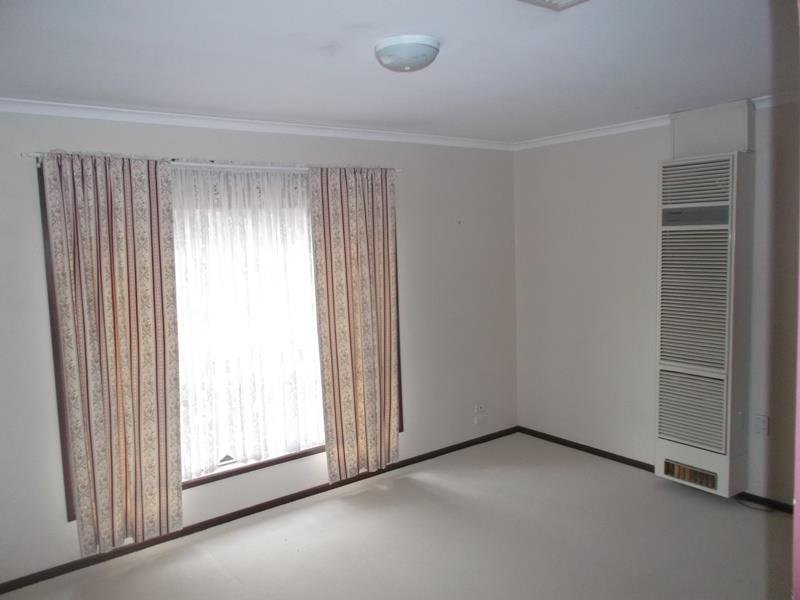 60 Undurra Drive GLENFIELD PARK 3