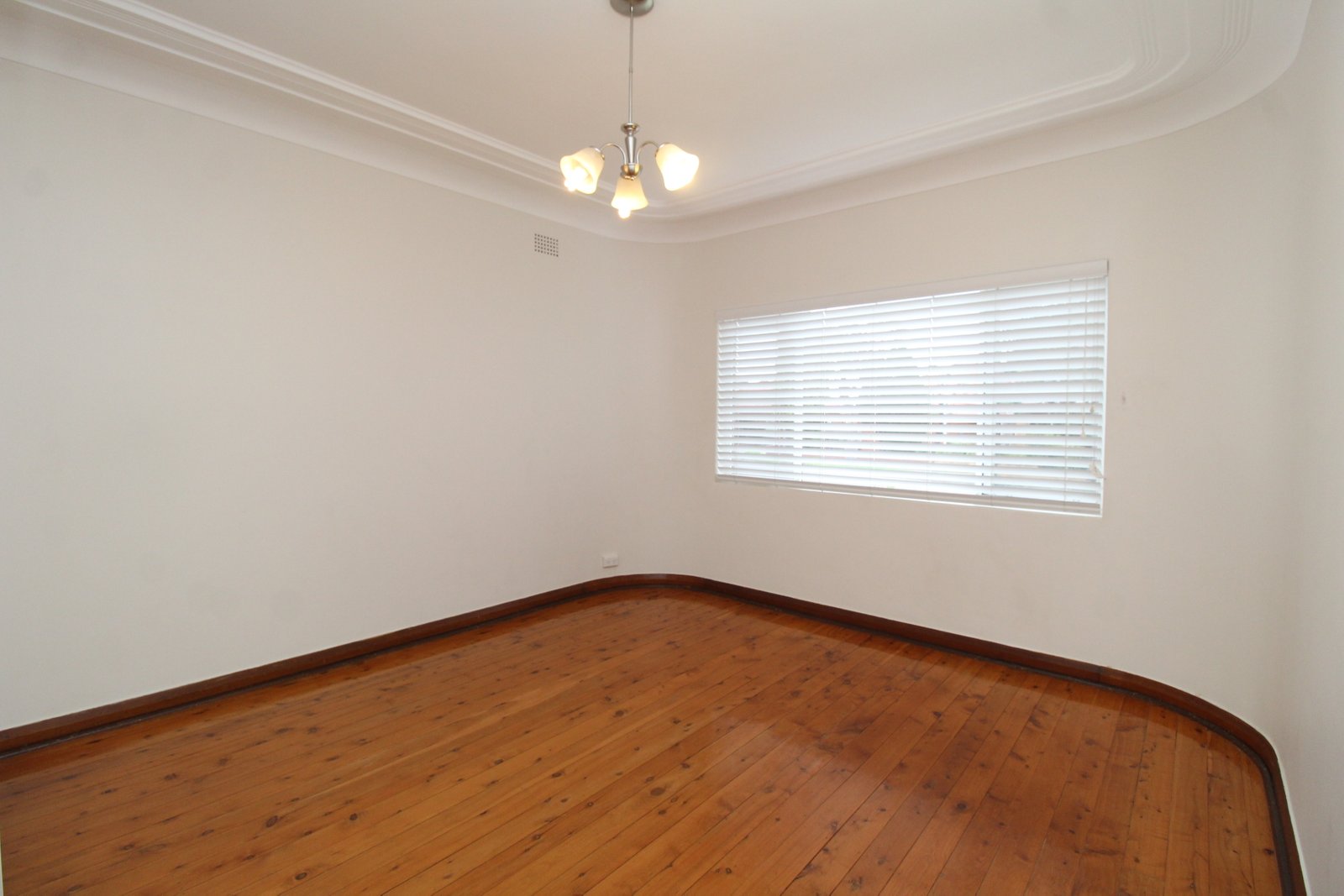 60 Wolli Street KINGSGROVE 4