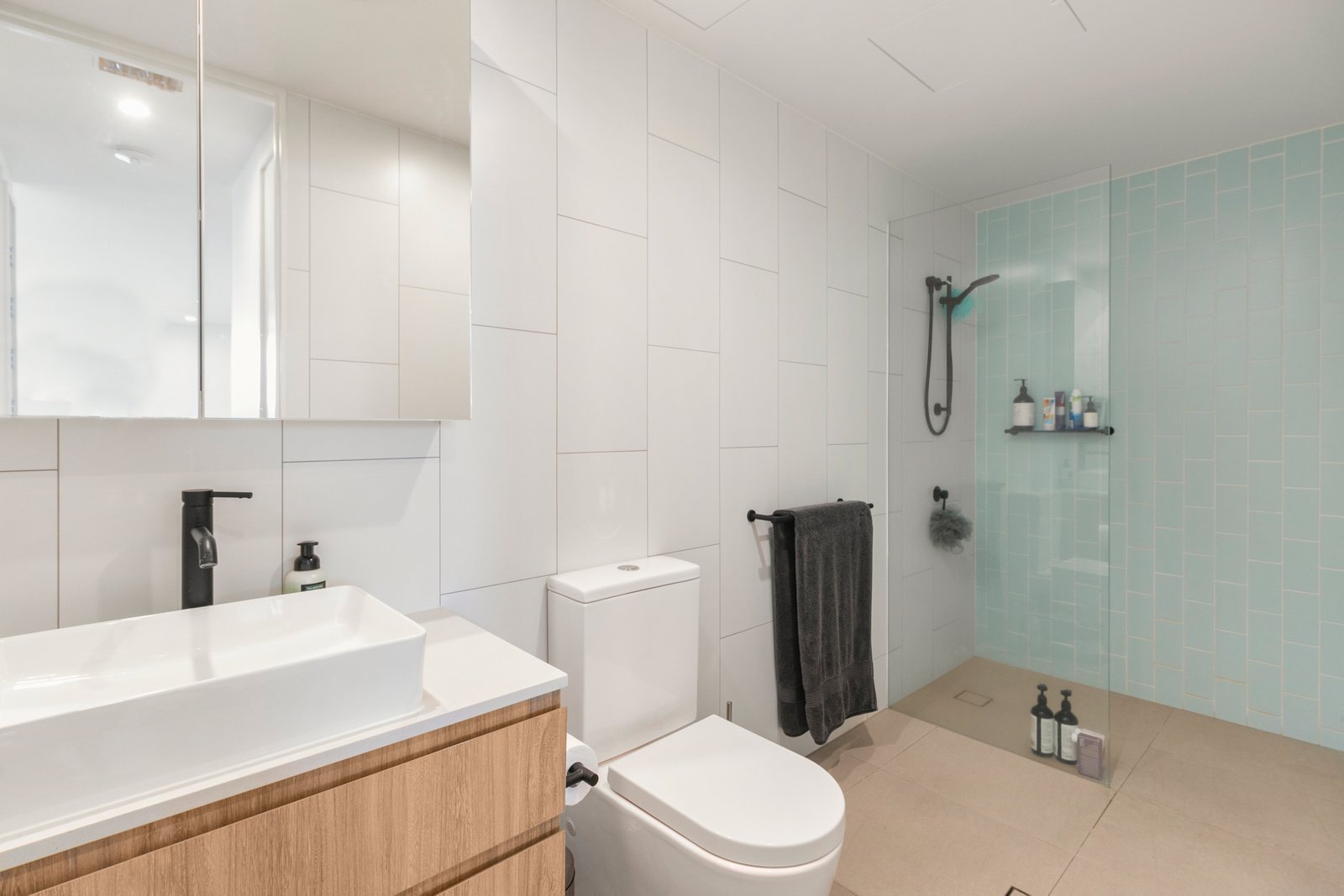 601/13-15 Haig Street COOLANGATTA 9