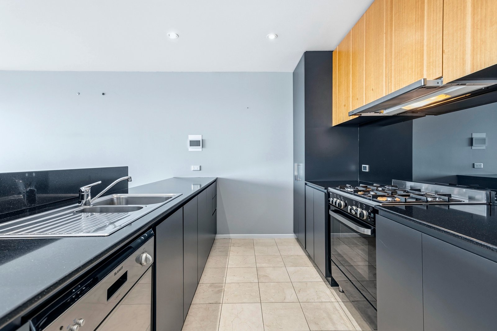 Gallery: 601/196 Albert Road