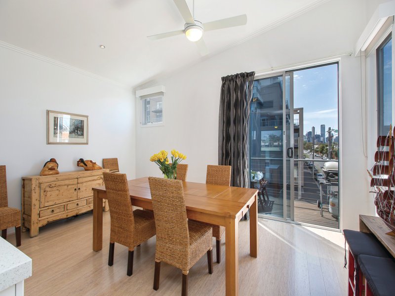 Gallery: 60/15 Beach Street