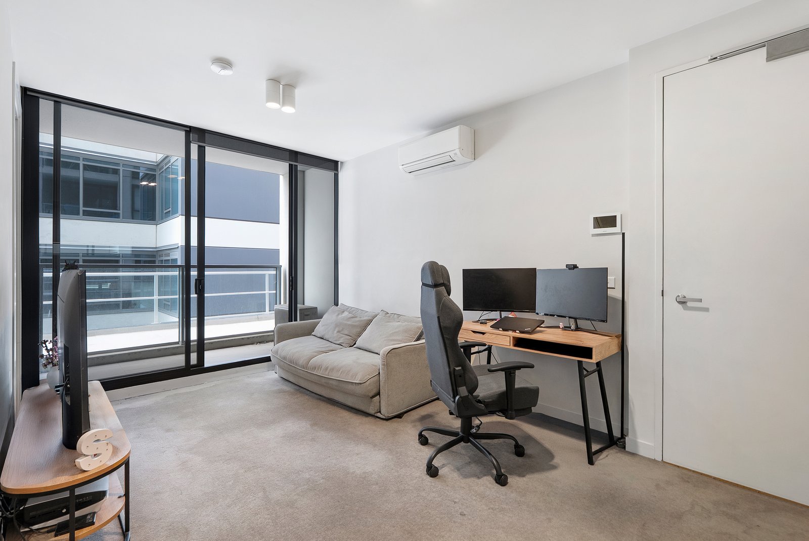 Gallery: 601/50 Claremont Street