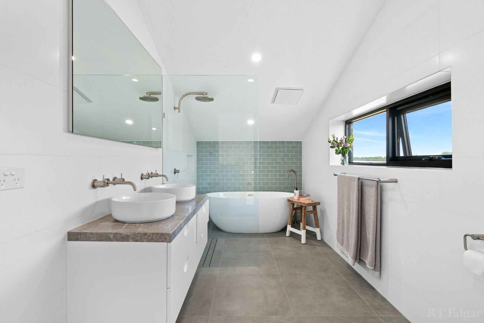 Real Estate and Property in 602-630 Lake Road, Connewarre, VIC