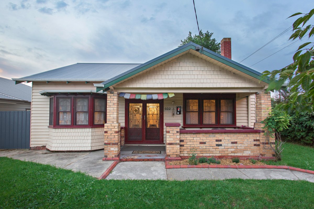 Gallery: 602 Drummond Street South