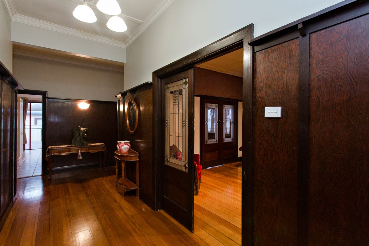 Gallery: 602 Drummond Street South