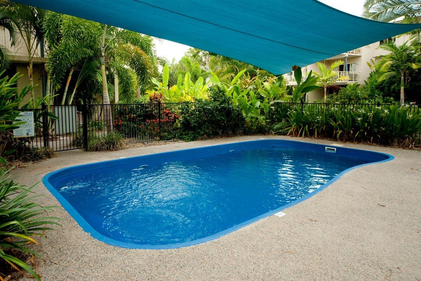 60/21 Shute Harbour Road CANNONVALE 4