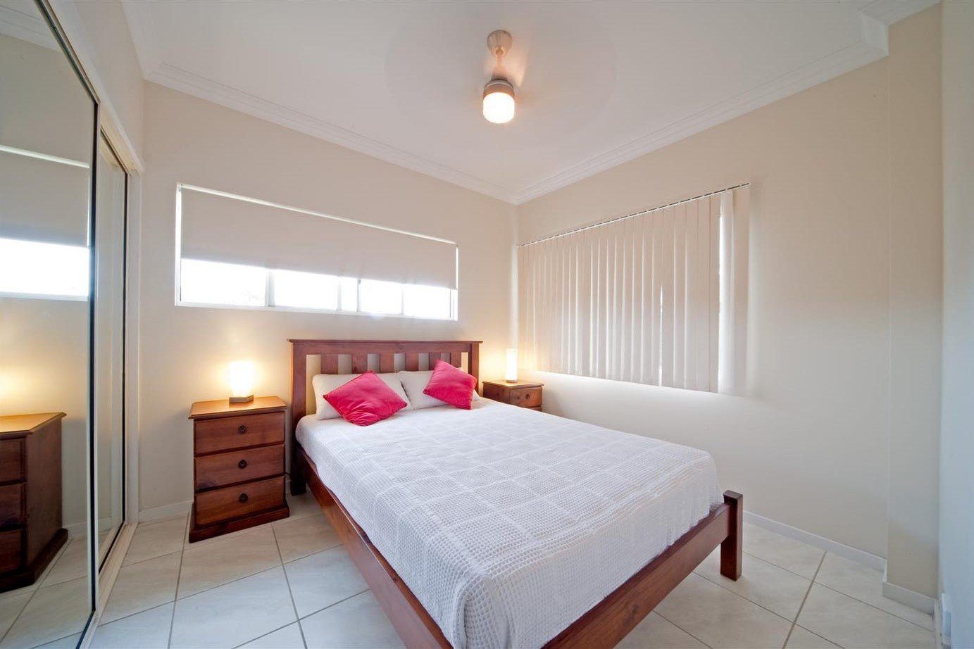 60/21 Shute Harbour Road CANNONVALE 6