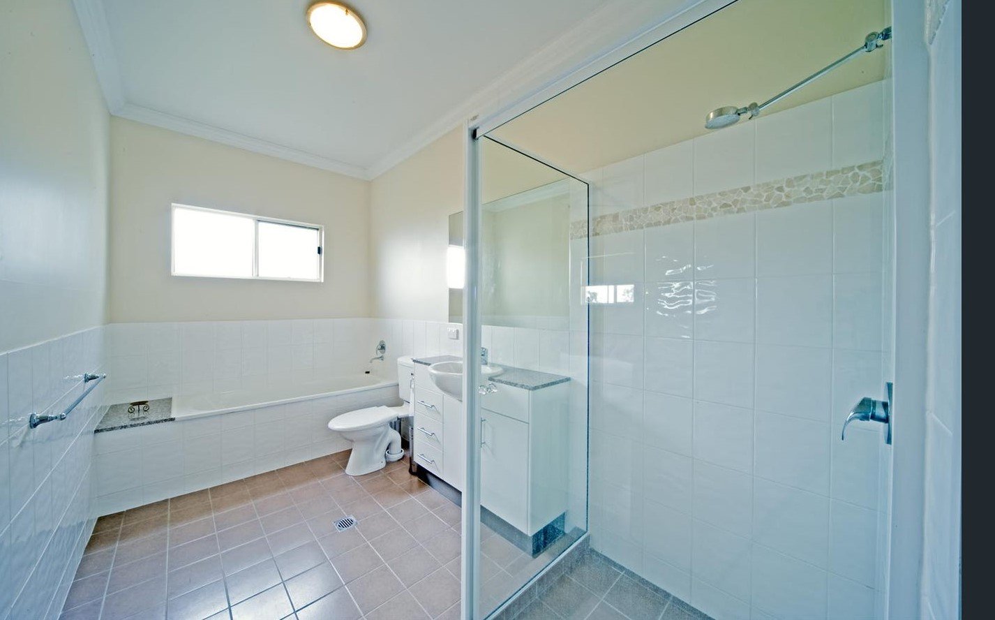 60/21 Shute Harbour Road CANNONVALE 7