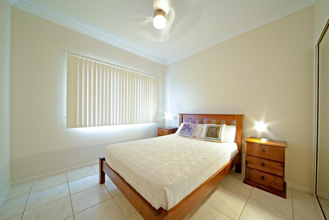 60/21 Shute Harbour Road CANNONVALE 8