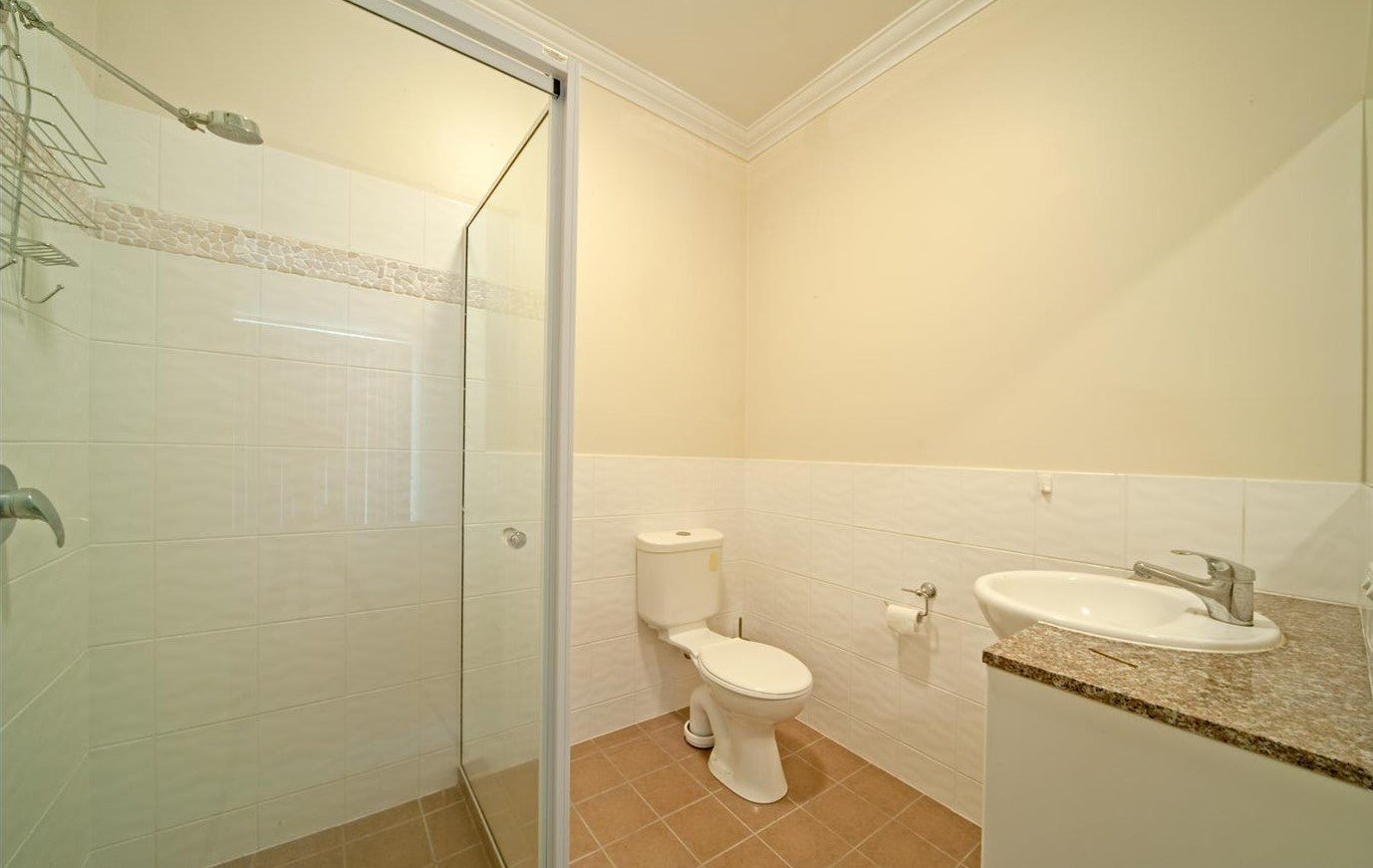 60/21 Shute Harbour Road CANNONVALE 9