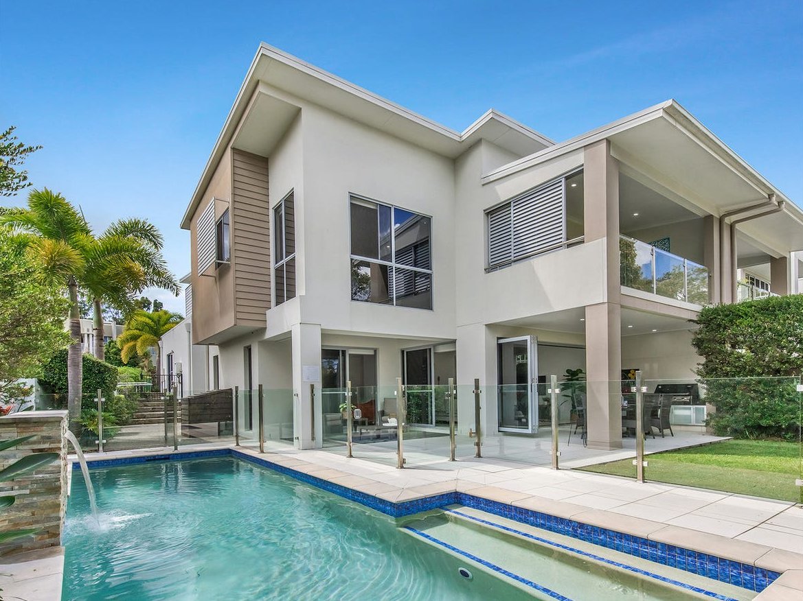 6027B Vista Drive BENOWA 1