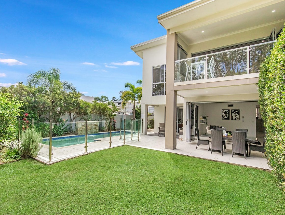 6027B Vista Drive BENOWA 2