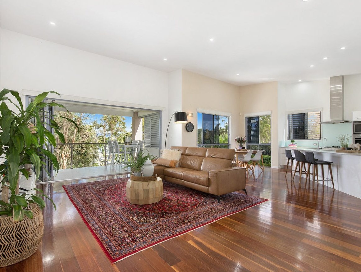 6027B Vista Drive BENOWA 4