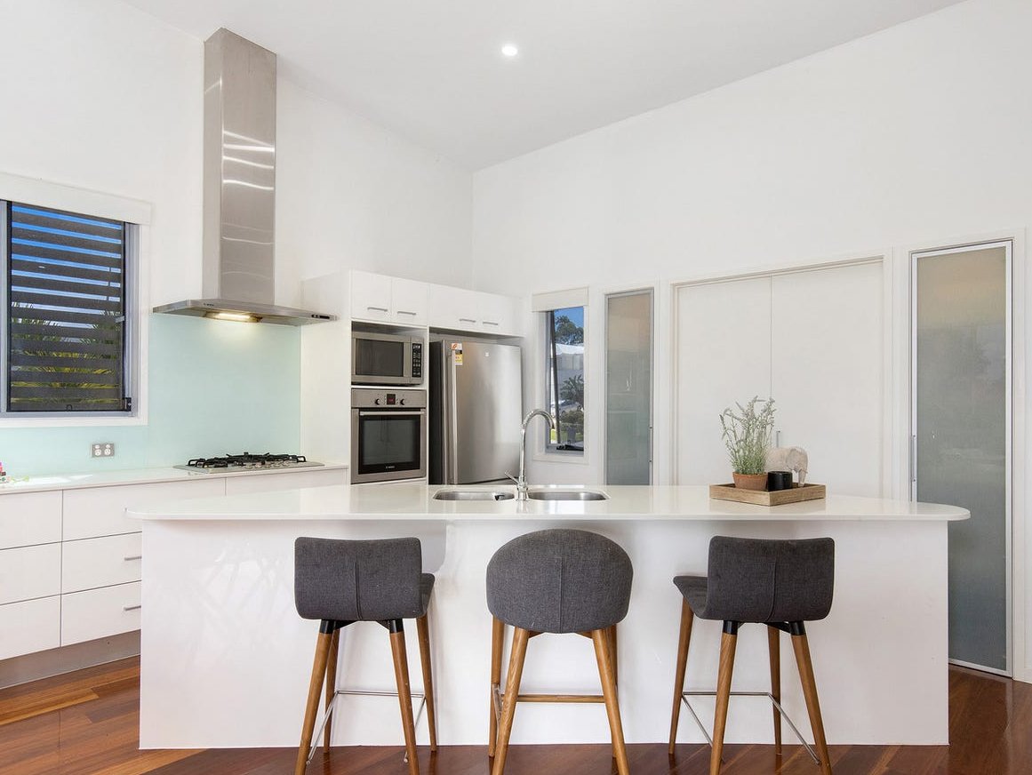 6027B Vista Drive BENOWA 6