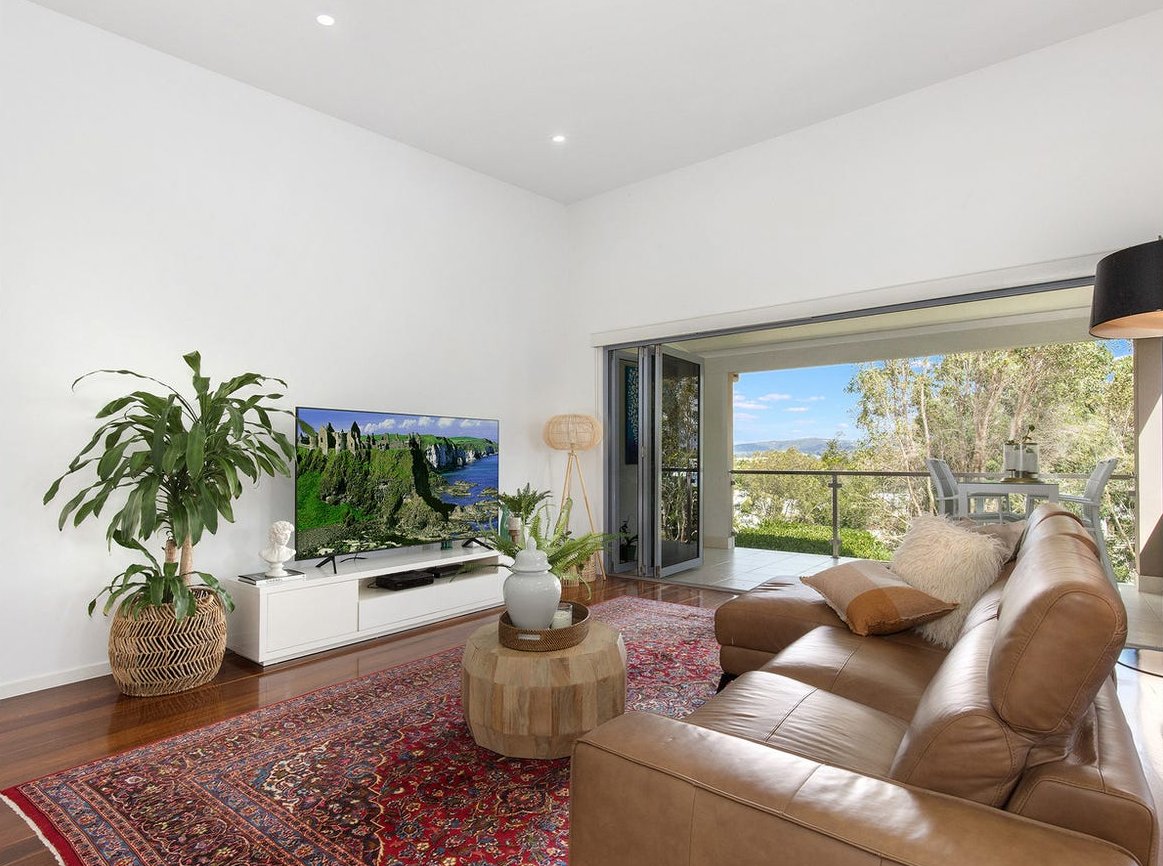6027B Vista Drive BENOWA 8