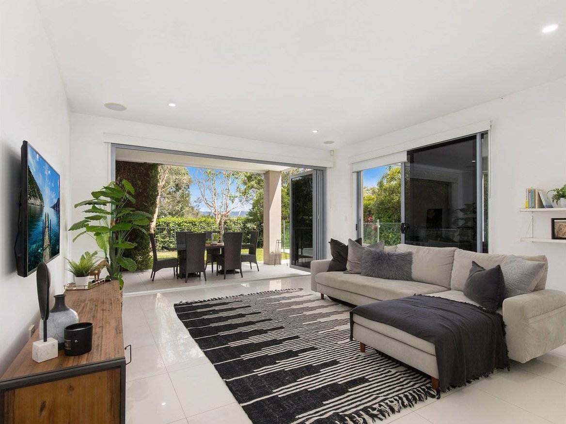 6027B Vista Drive BENOWA 9