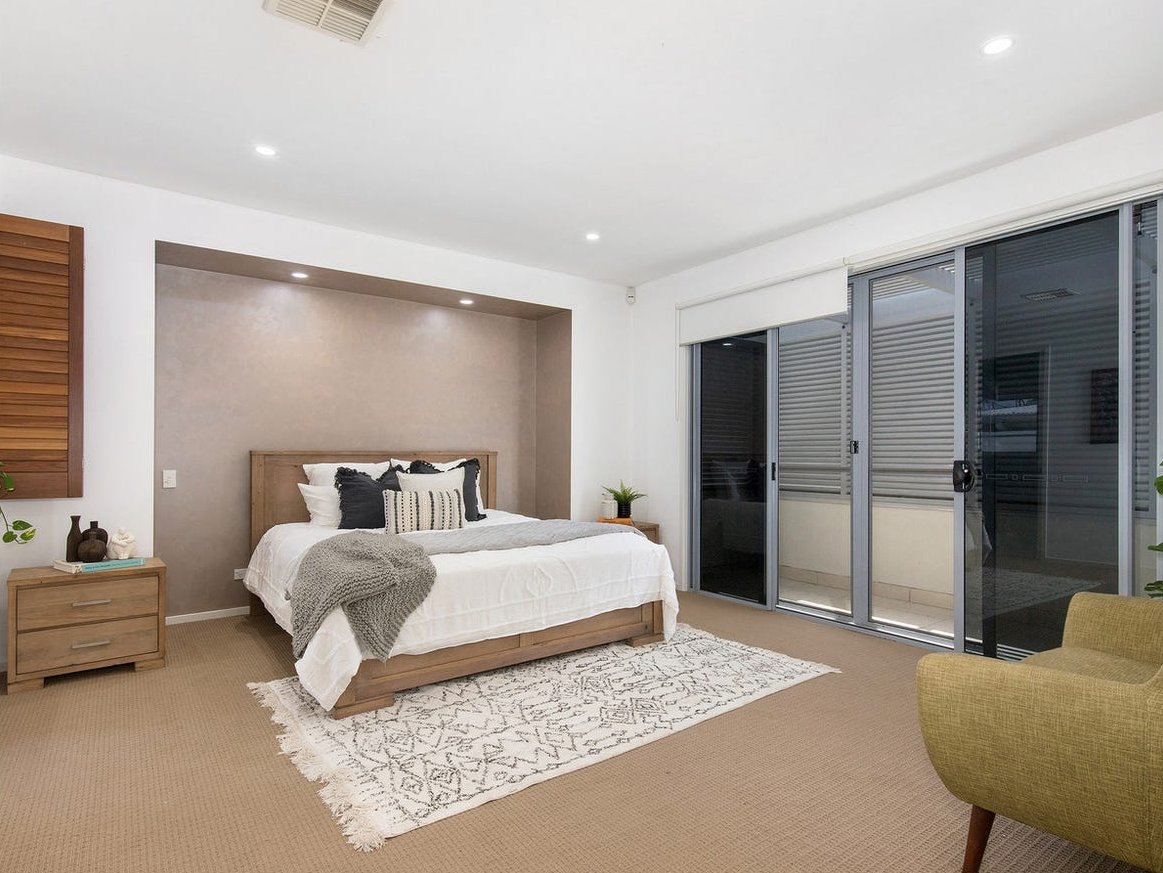 6027B Vista Drive BENOWA 10