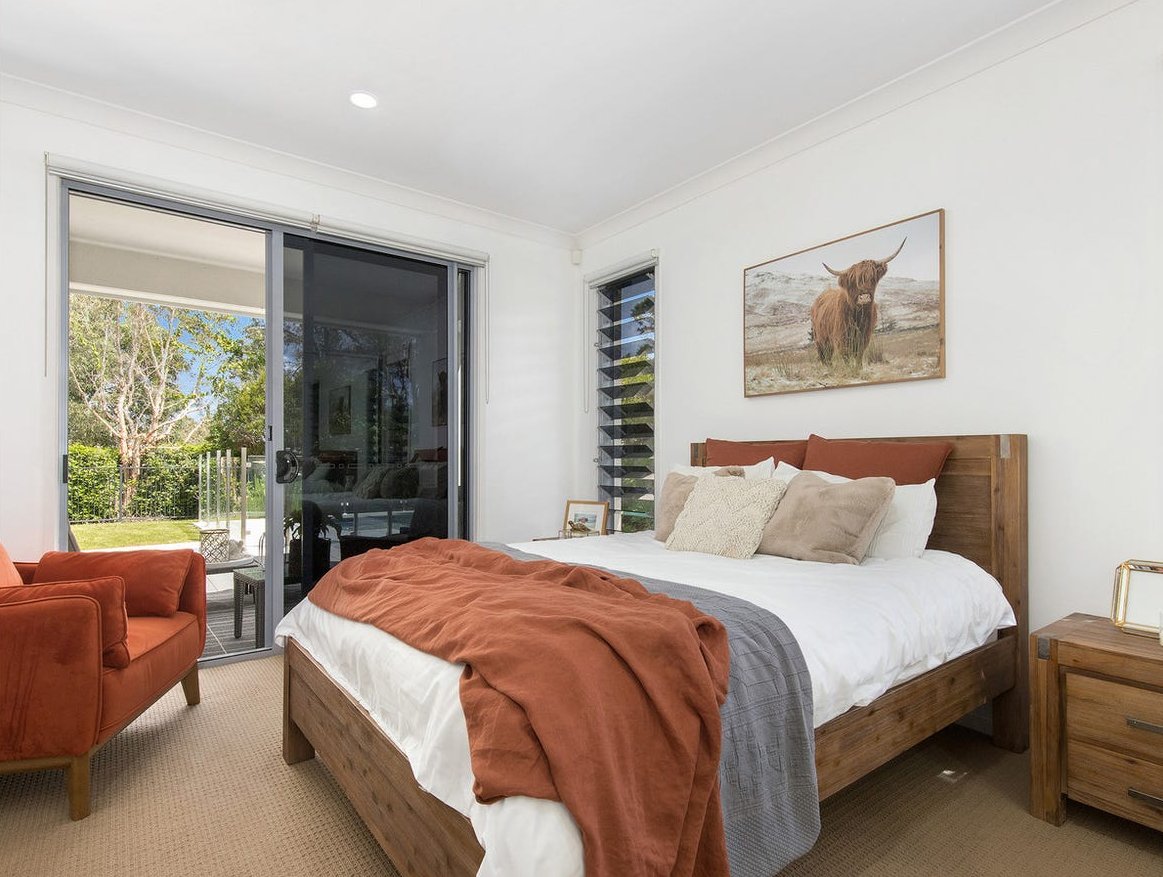 6027B Vista Drive BENOWA 12