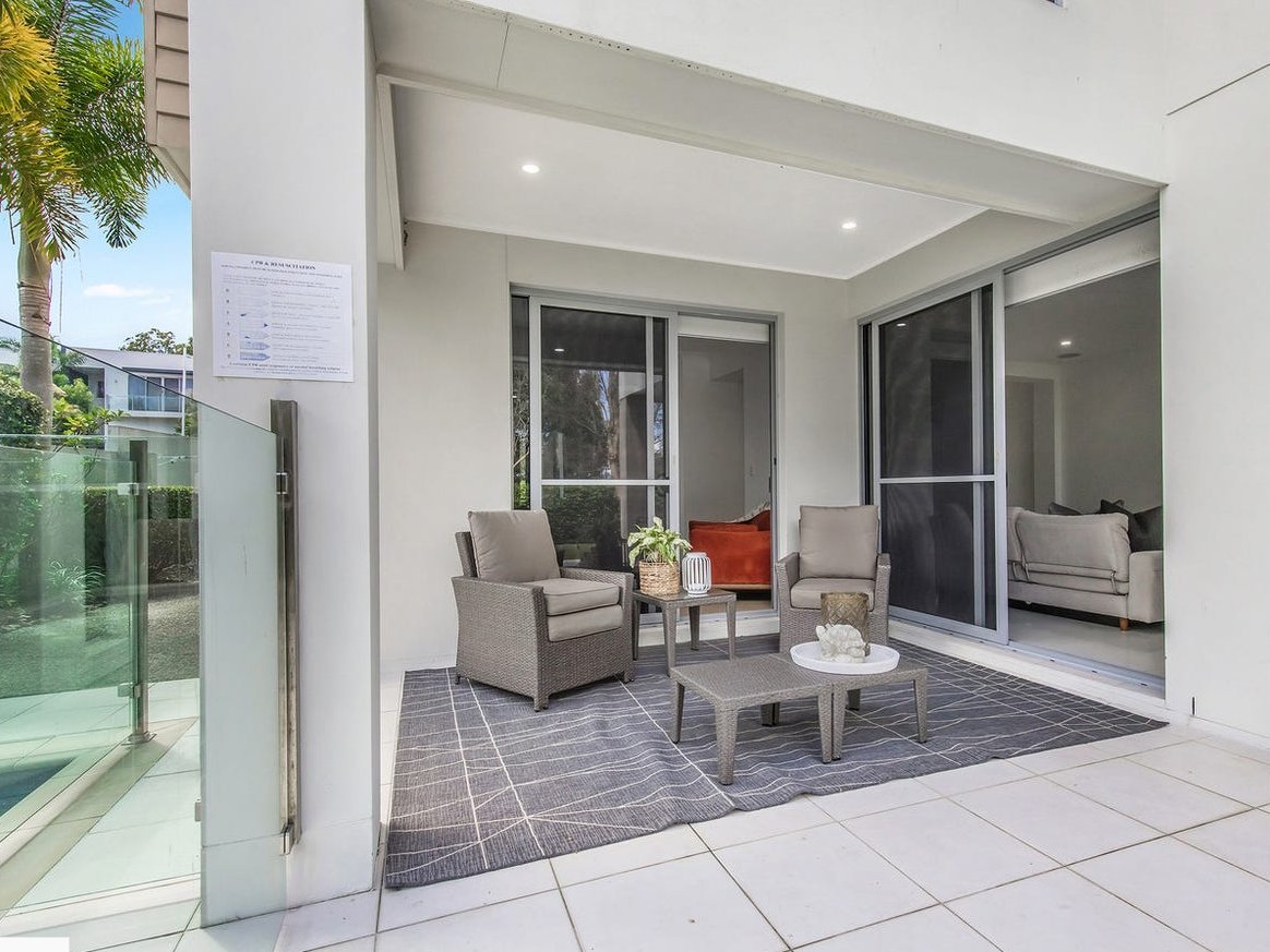 6027B Vista Drive BENOWA 18