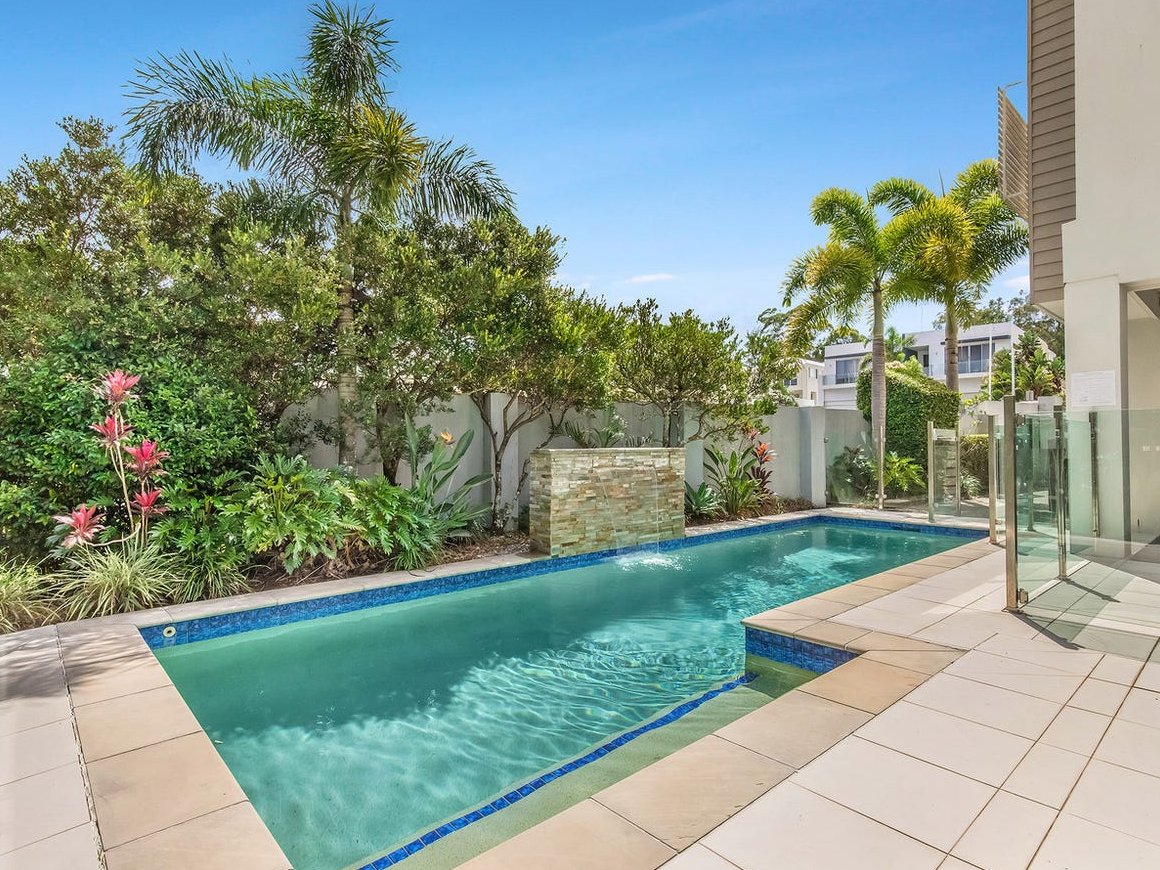 6027B Vista Drive BENOWA 20