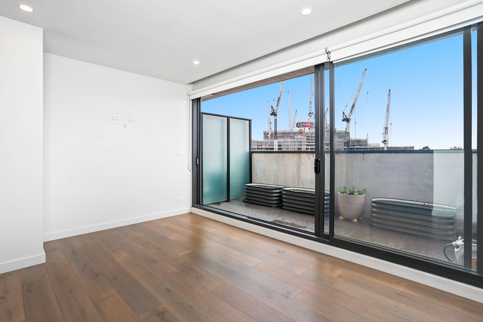 Gallery: 602/99 Donald Street