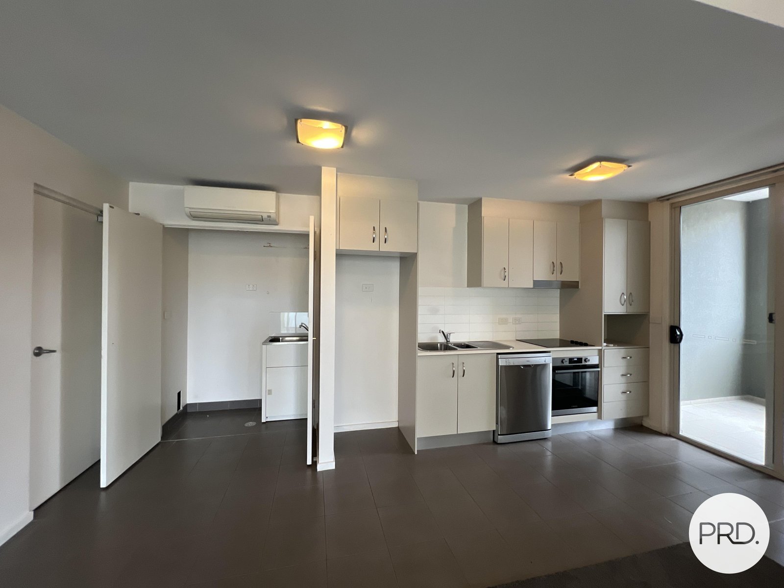 60/3 Young Street CRESTWOOD 3